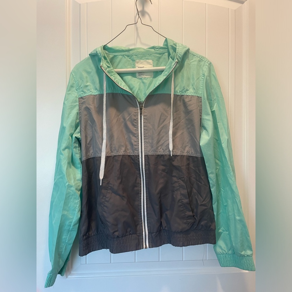 Block pattern, hooded, windbreaker